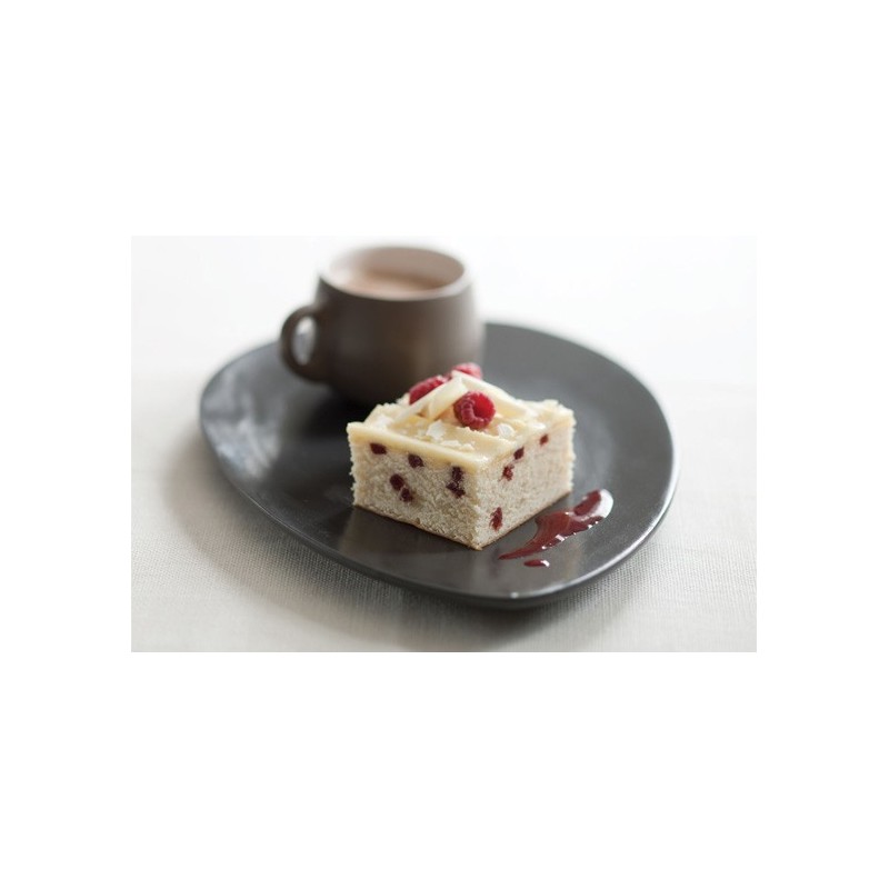 WHITE CHOCOLATE RASPBERRY CAKE TRAY 2KG WHITE CHOCOLATE RASPBERRY CAKE TRAY 2KG
